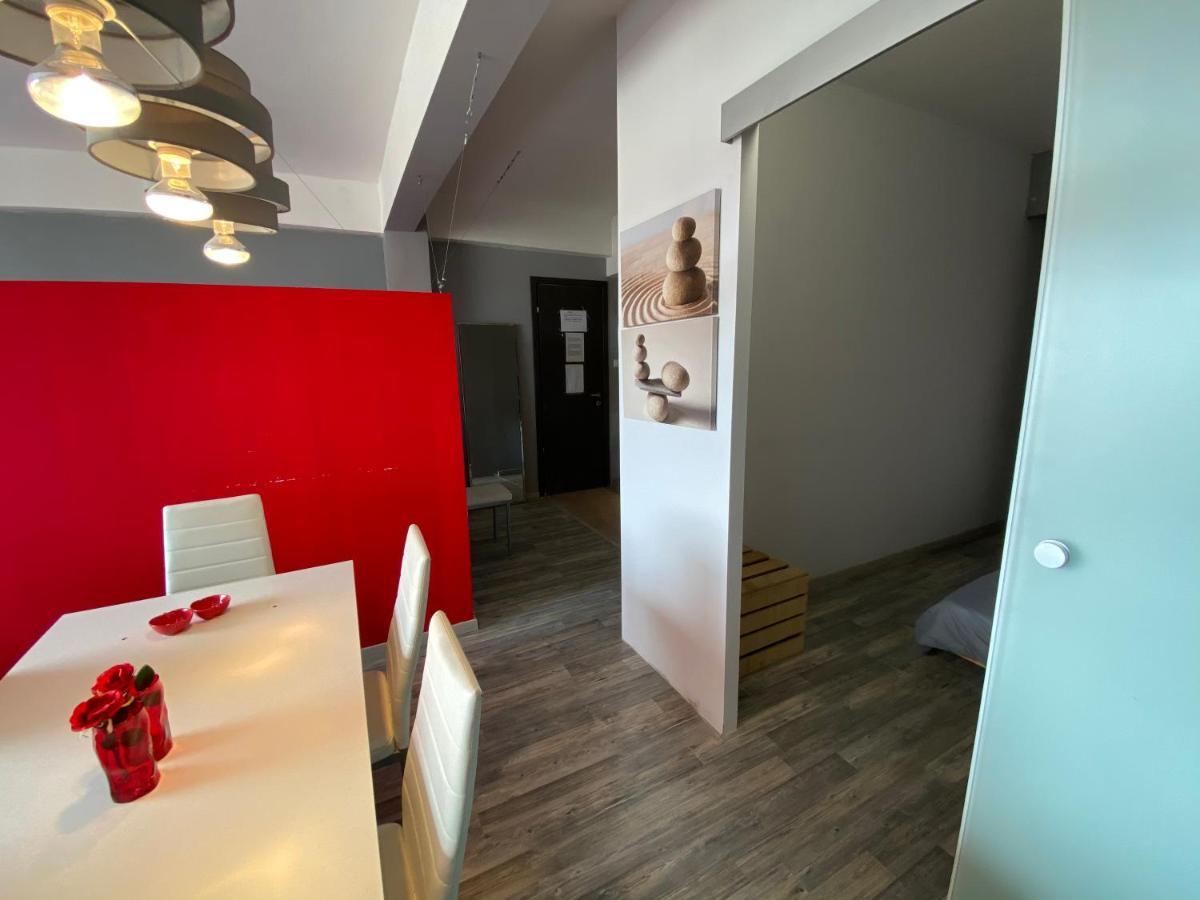 Red Grey Loft Apartment Athens Luaran gambar