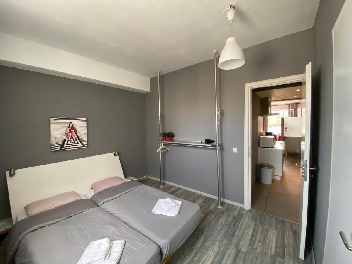 Red Grey Loft Apartment Athens Luaran gambar